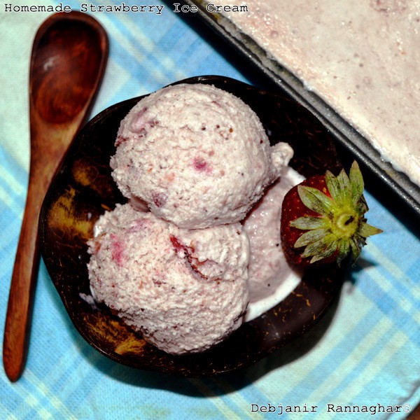 %Eggless Strawberry Ice Cream Recipe