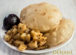 %Luchi Sada Aloo Chorchori