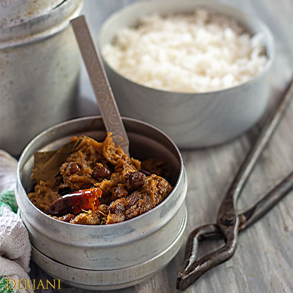 %Kochu Shak er Ghonto Recipe