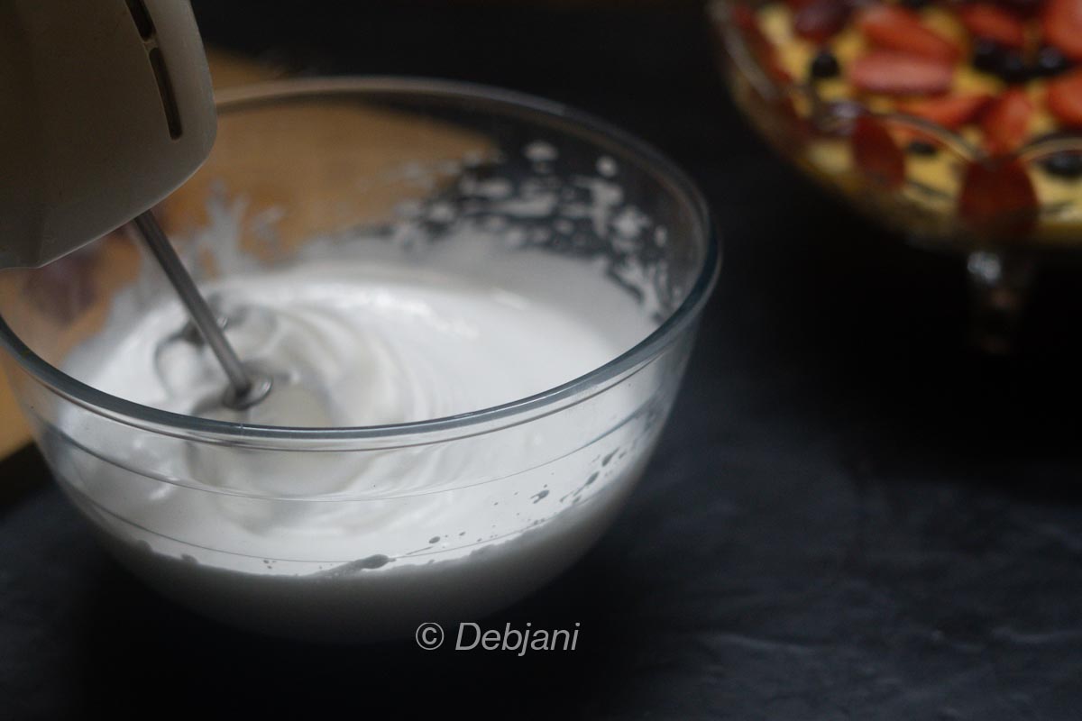 %trifle recipe with plum cake debjanir rannaghar step (3)