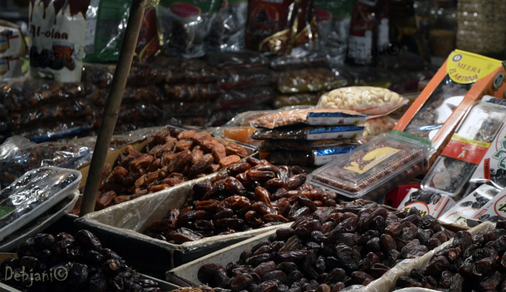 %Dry fruits shop in Kolutoola during Ramadan