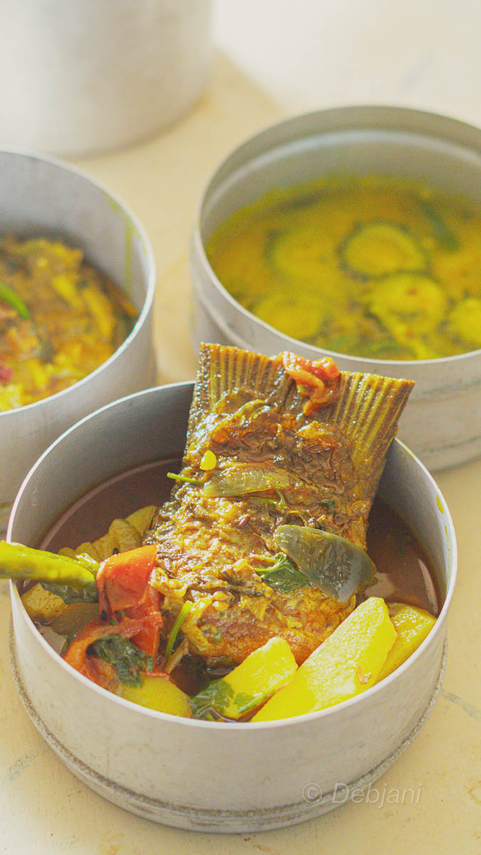 %bengali fish curry with potato and ridge gourd recipe Debjanir rannaghar
