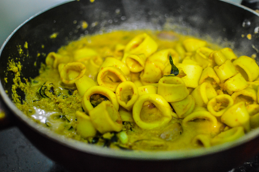 %how to make squid curry debjanir rannaghar