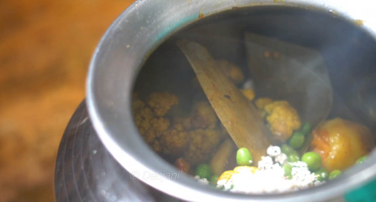 %Bhoger Khichuri Cooking process