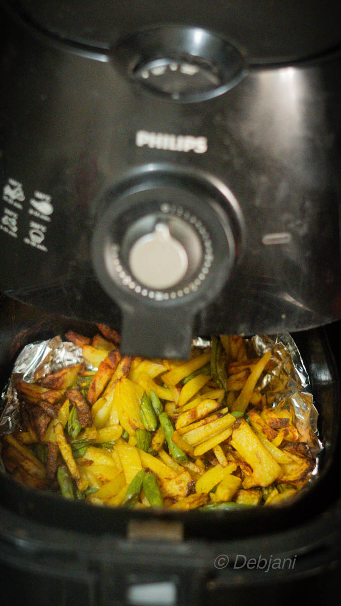 %bengali french beans and aloo bhaja in air fryer recipe debjanir rannaghar