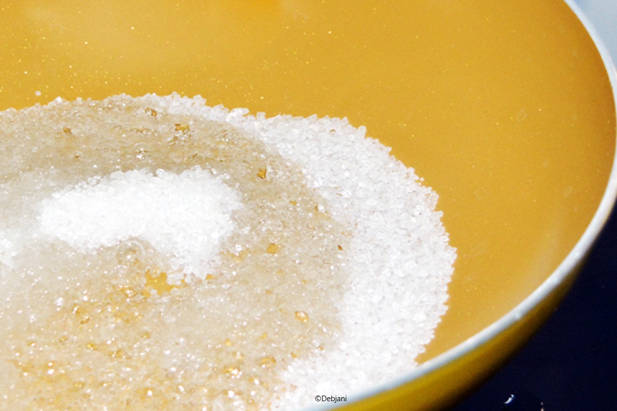 %how to make caramel syrup steps