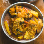 %macher jhol piyaj aloo tomato dhonepata diye recipe debjanir rannaghar