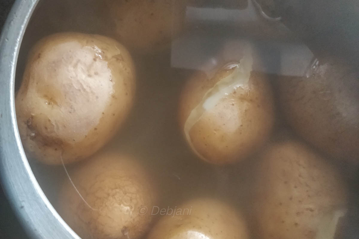 %mathura wale dubki wale aloo ki sabzi making debjanir rannaghar