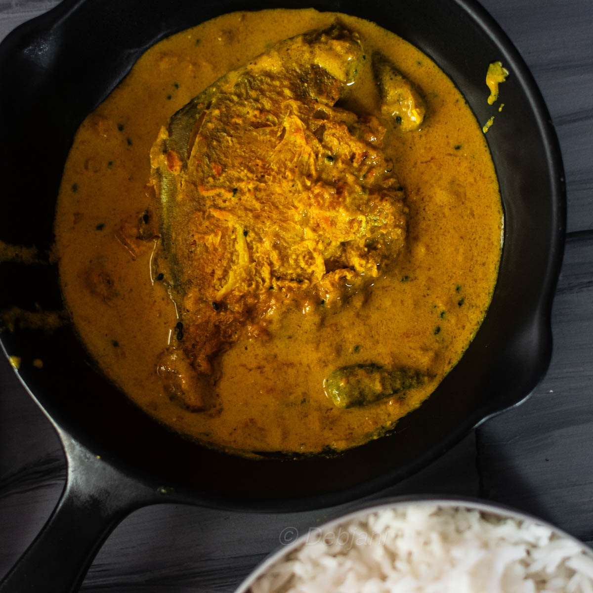 %Pomfret Maach-er Jhal Shorshe Posto diye recipe debjanir rannaghar