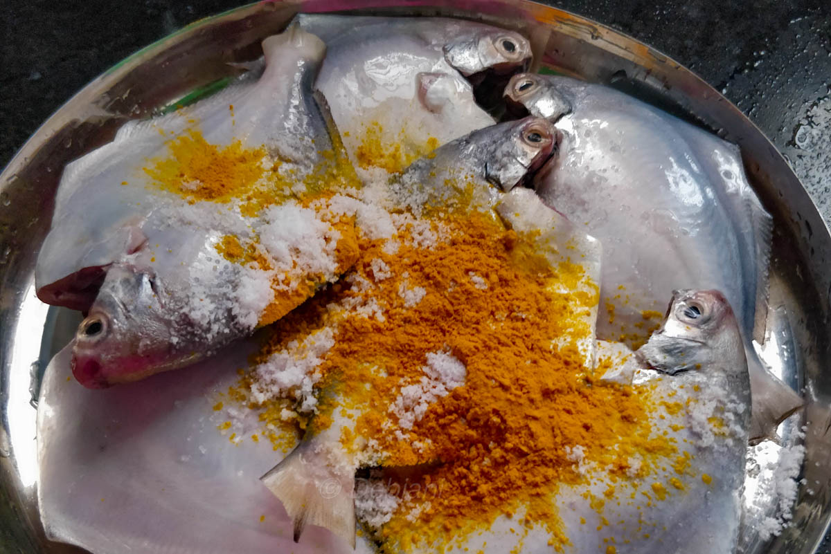 %bengali Pomfret fish curry with shorshe posto making step debjanir rannaghar