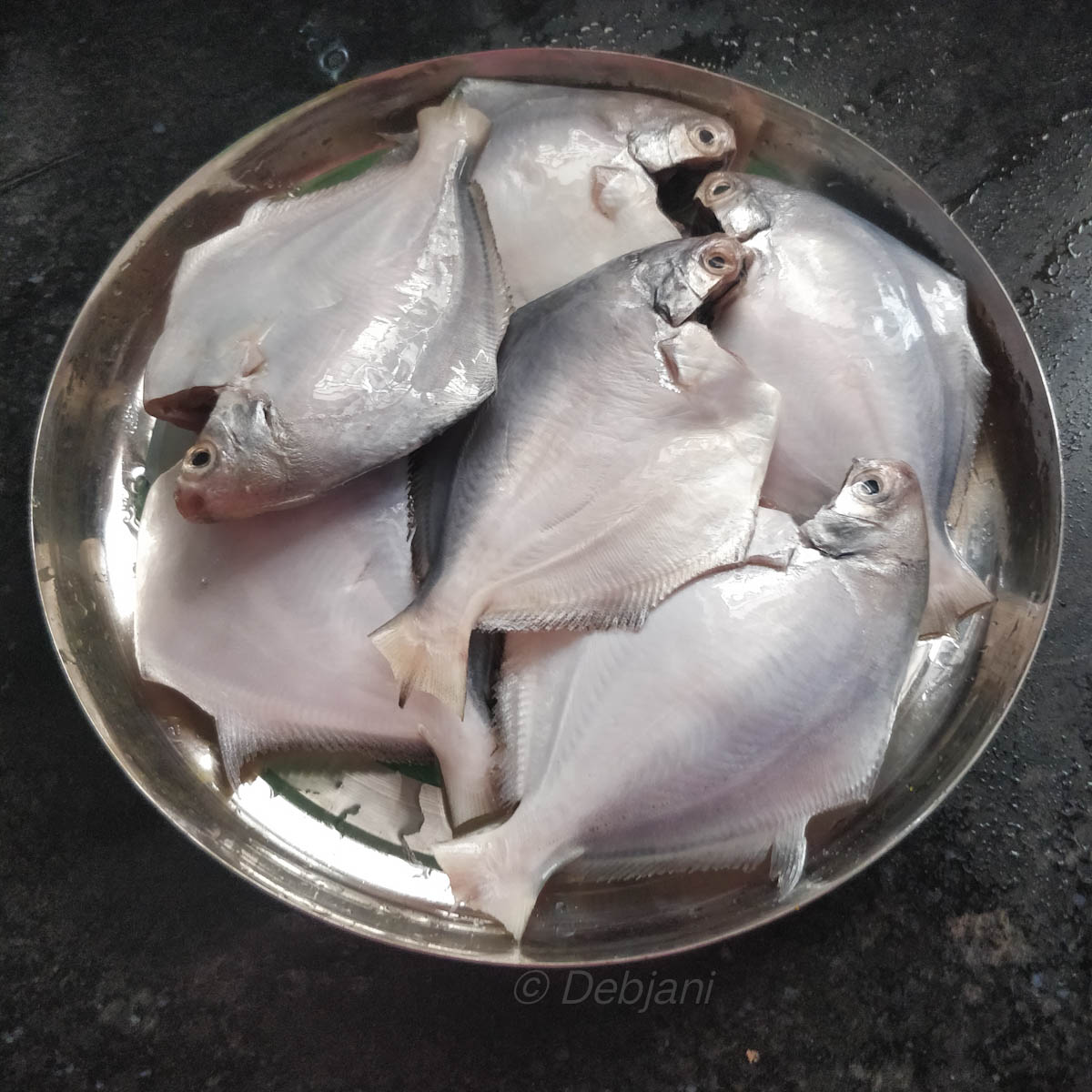 %pomfret mach fish debjanir rannaghar