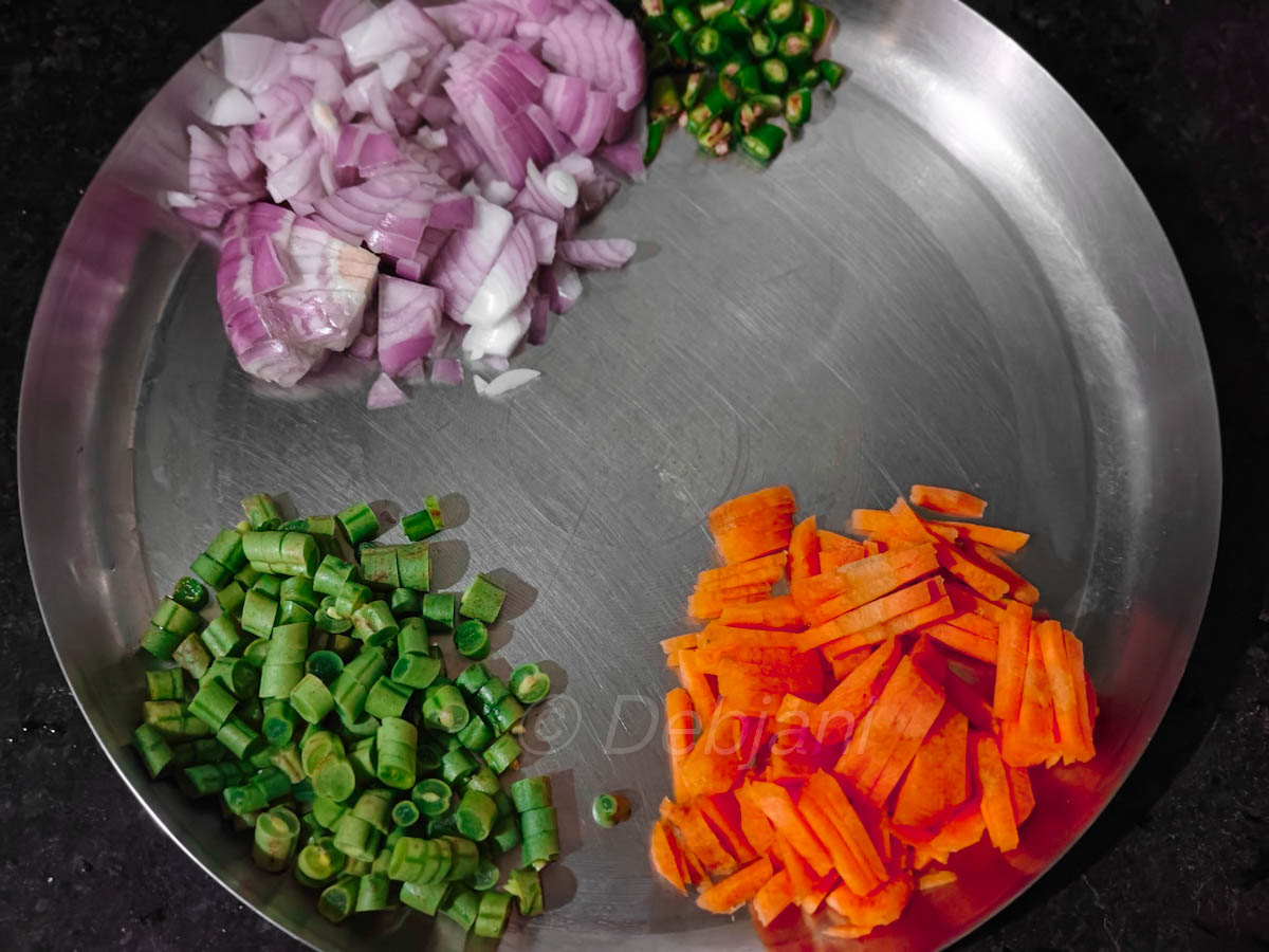 %vegetables for cooking upma