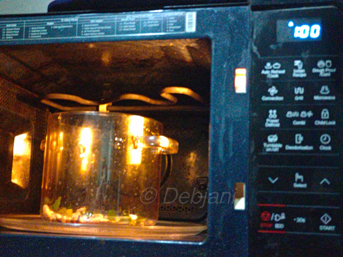 %cooking rava upma in a microwave recipe step debjanir rannaghar