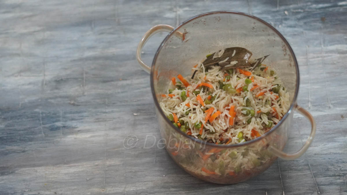 %easy veg pulao in a microwave recipe debjanir rannaghar