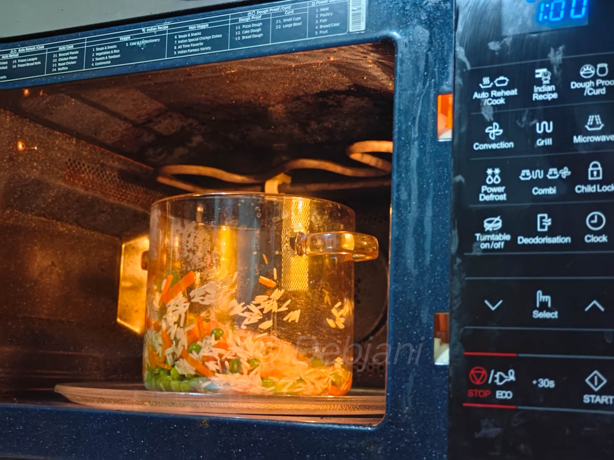 %how to cook vegetable pulav in a microwave recipe step debjanir rannaghar