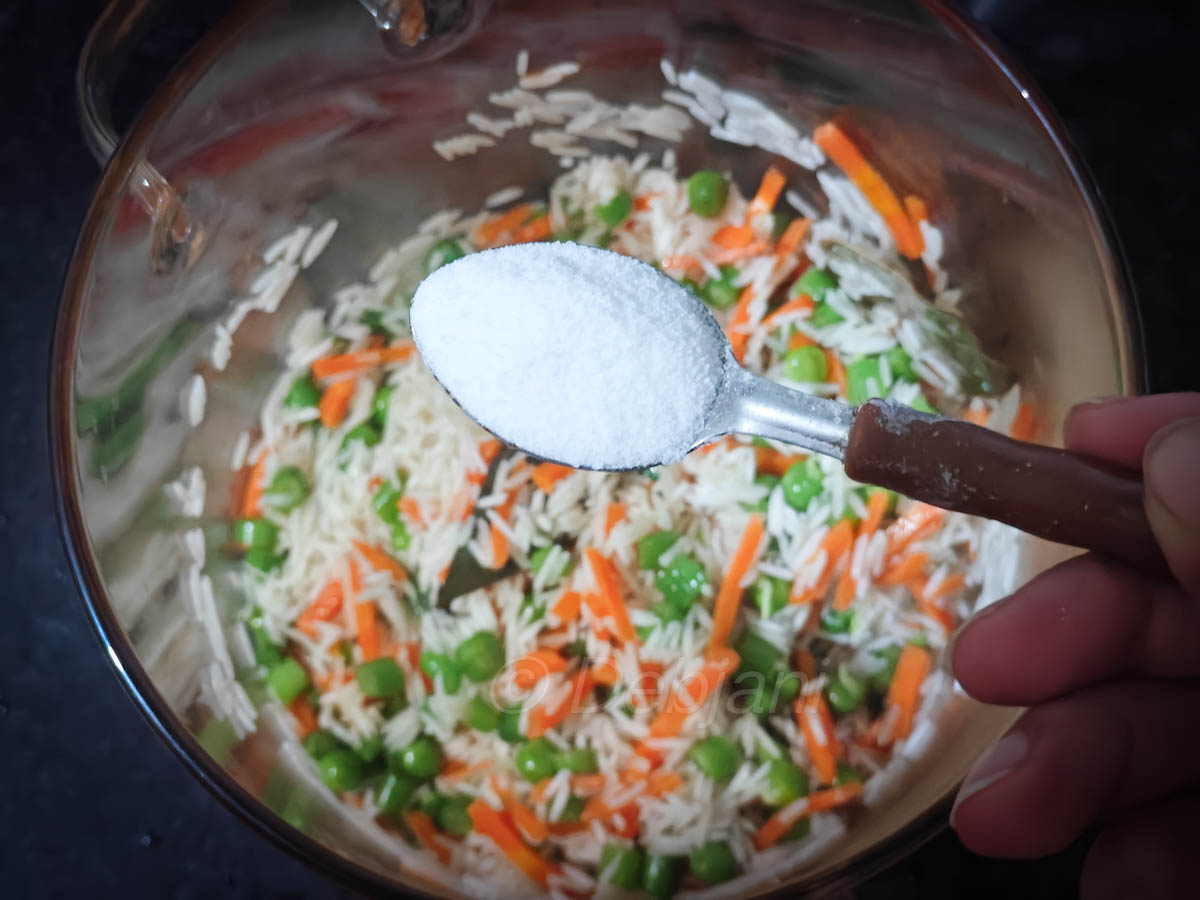 %how to cook vegetable pulav in a microwave recipe step debjanir rannaghar