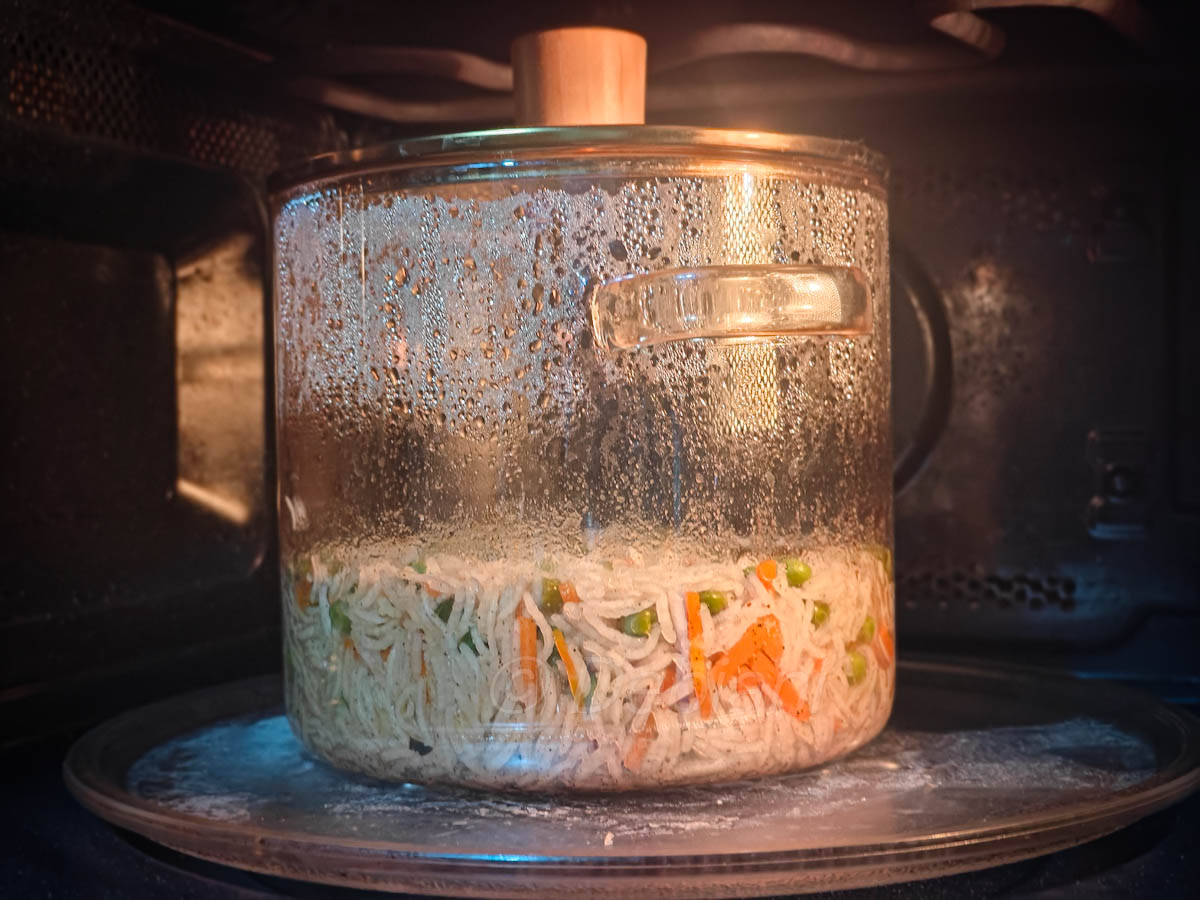 %how to cook vegetable pulao in a microwave recipe step debjanir rannaghar