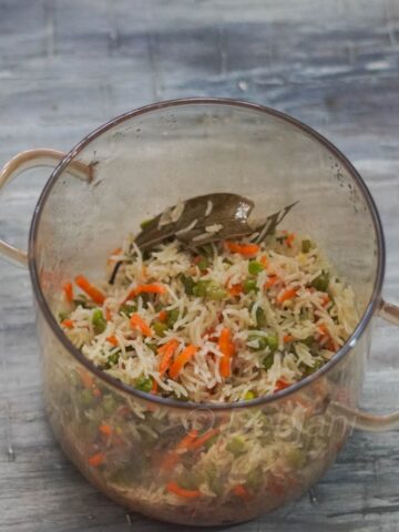 %vegetable pulao in a microwave recipe debjanir rannaghar