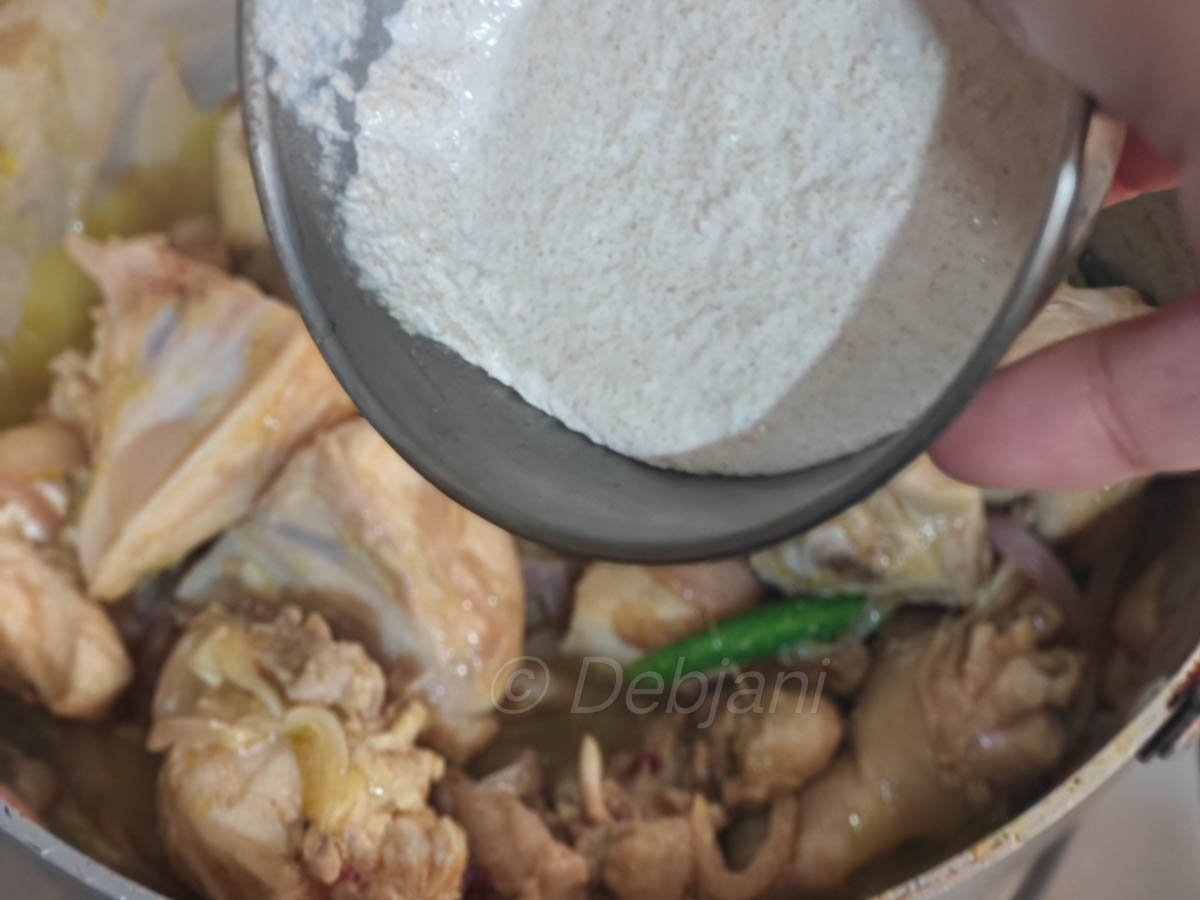 %incorporating poppy seed paste in cooking chicken and poppy seed curry