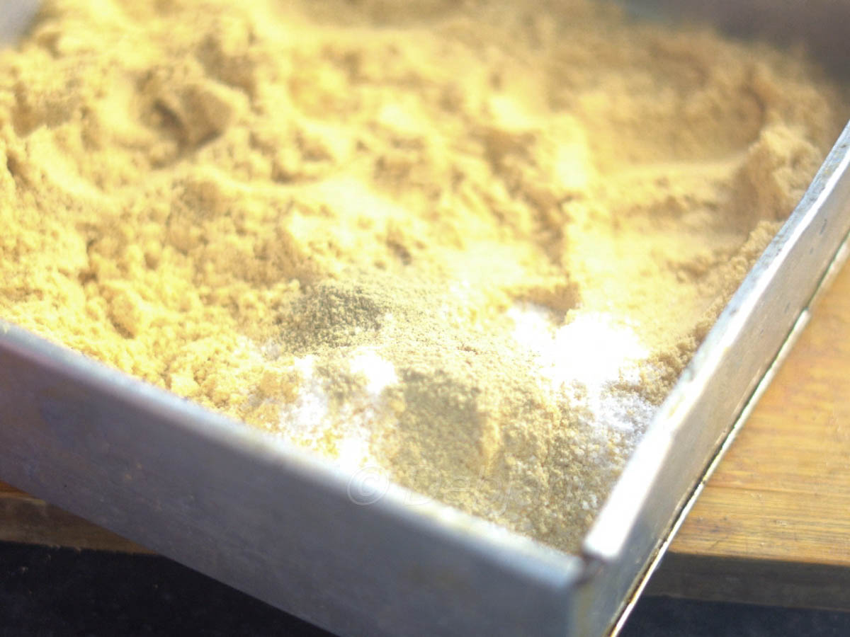 %breadcrumbs preparation for fish finger fry