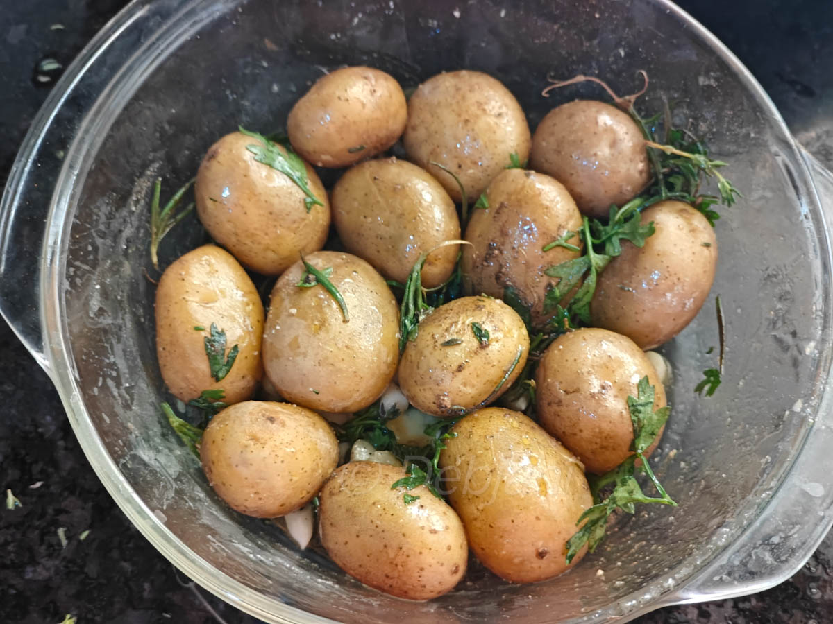 %How to Cook Potatoes with herbs in the Microwave