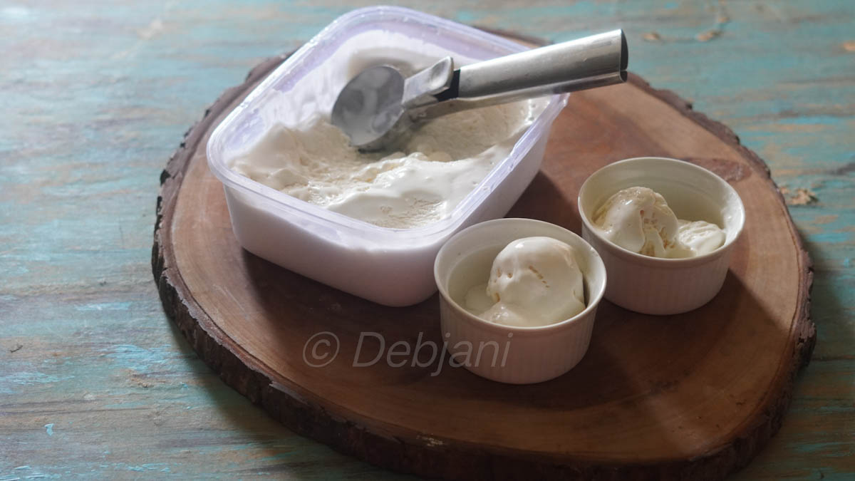 %easy vanilla ice cream recipe eggless