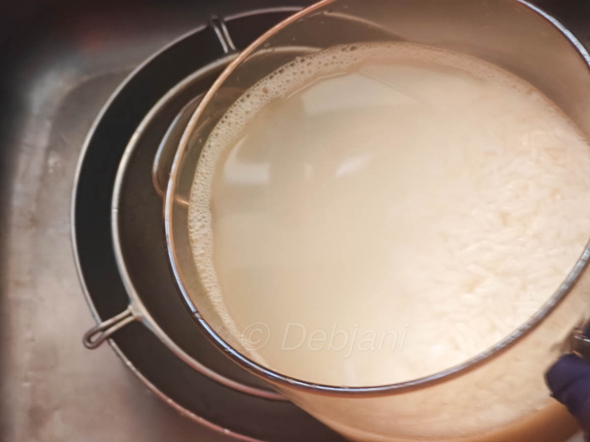 cooking seddho chaler bhat in microwave recipe step